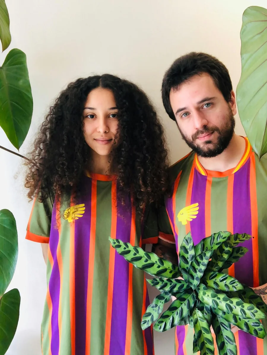 Jasmim e César, jardineira e paisagista da Caipora Paisagismo, em Foz do Iguaçu.